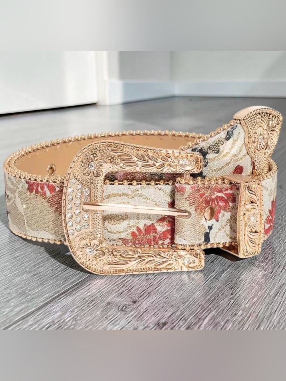 NWOT Floral Tapestry and Gold Belt